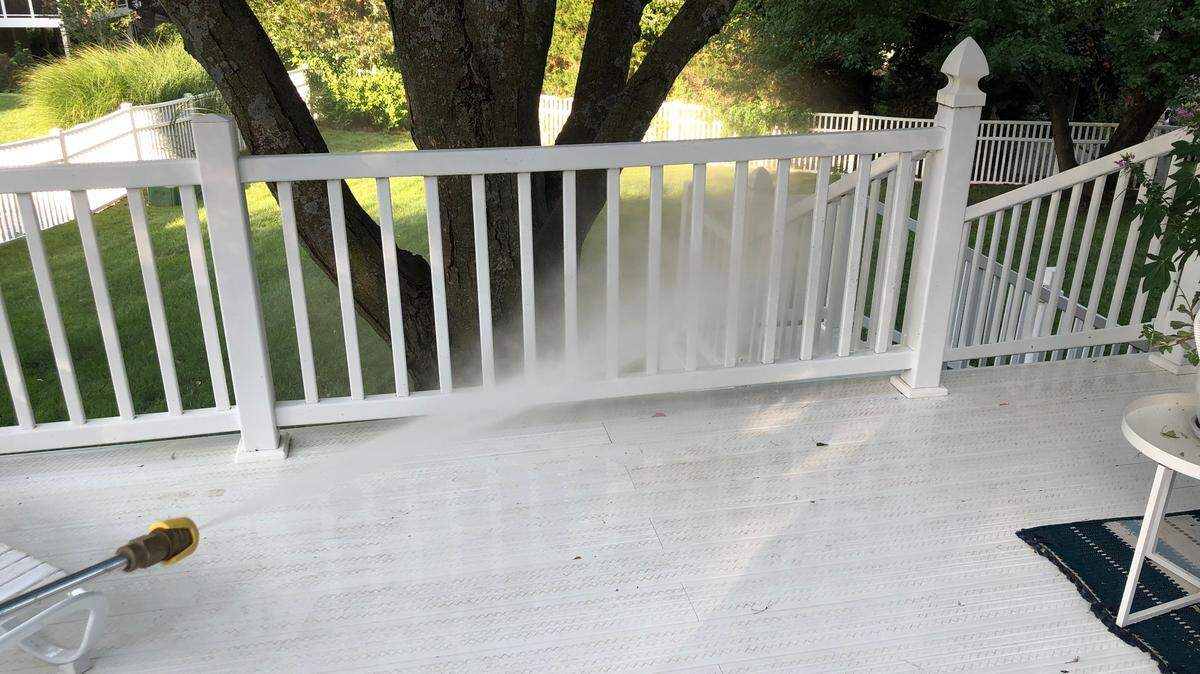 This pressure washer has the power to wipe away not only porch grime, but troubling thoughts and worries.