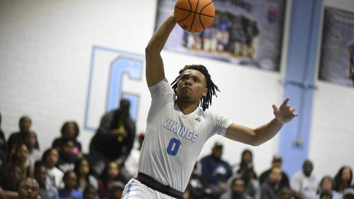 Bobby Pettiford, a 6-foot-1, 175-pound senior point guard from South Granville High School in Creedmoor, North Carolina, has signed to play for Kansas.