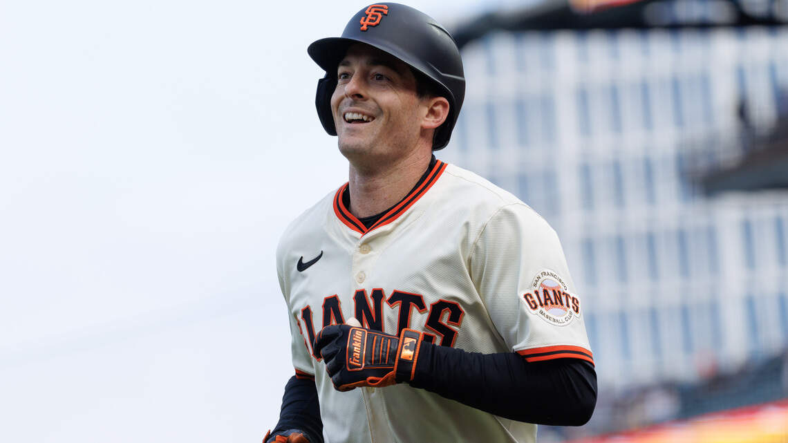 Royals land outfielder from Giants in final move before MLB trade deadline