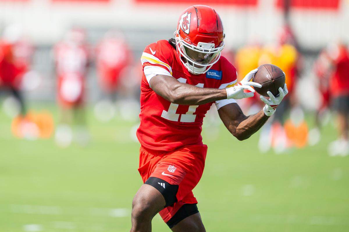 Chiefs wide receiver Jalen Royals catches a pass during drills at the team’s practice on Wednesday, Sept. 17, 2025, in Kansas City. Royals has been nursing a knee injury since training camp.