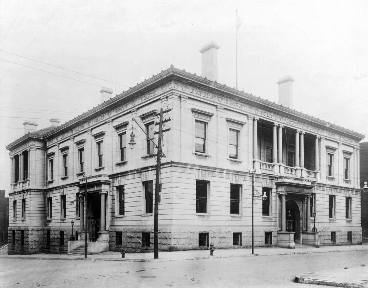 The 1897 Kansas City Public Library building at Ninth and Locust streets was the city’s first purpose-built public library.