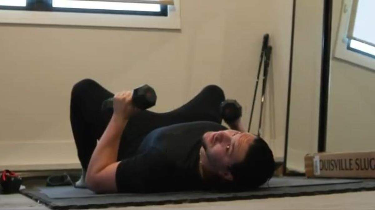 Royals first baseman Vinnie Pasquantino hits the weights.