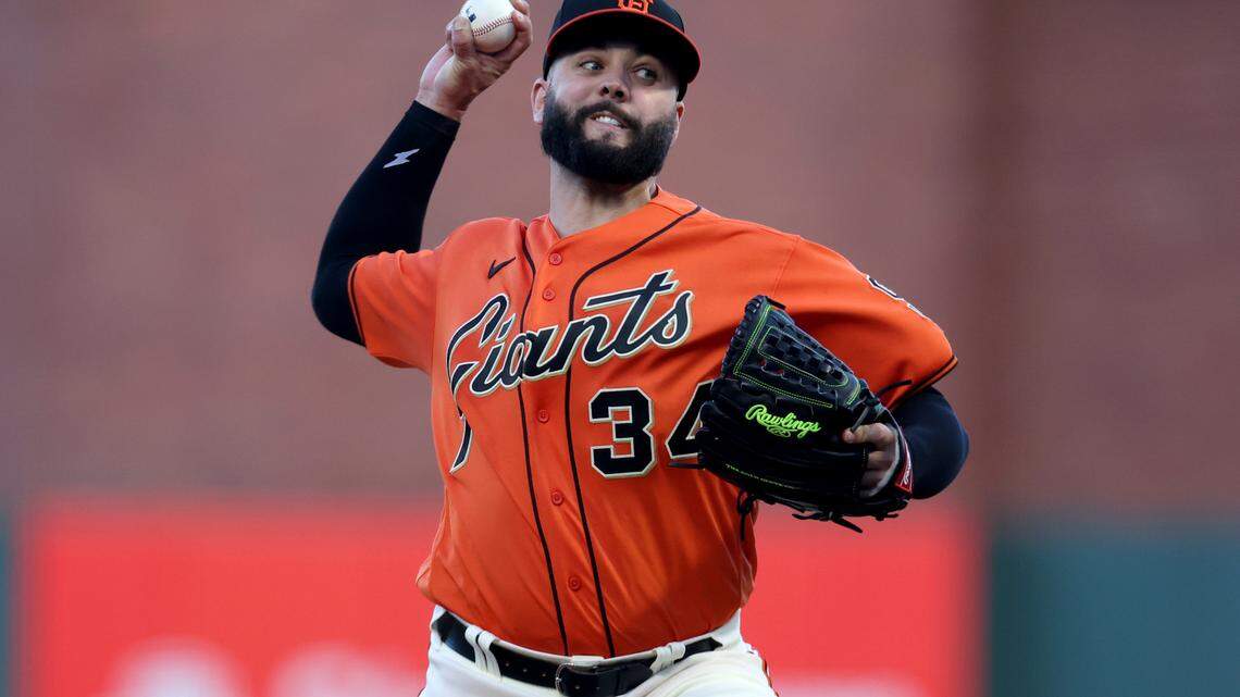 San Francisco Giants’ Jakob Junis pitches against the Los Angeles Dodgers during the second inning of a baseball game in San Francisco, Friday, June 10, 2022. (AP Photo/Jed Jacobsohn)