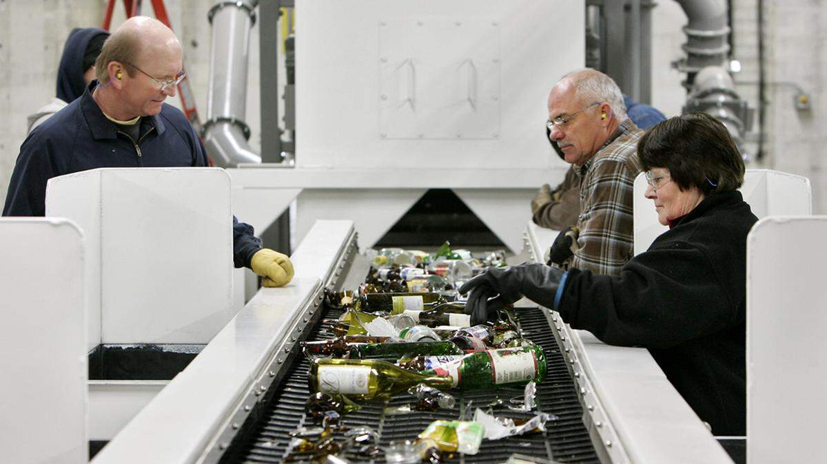 Ripple Glass has become a thriving business turning discarded bottles and jars into fiberglass insulation, flooring and more.