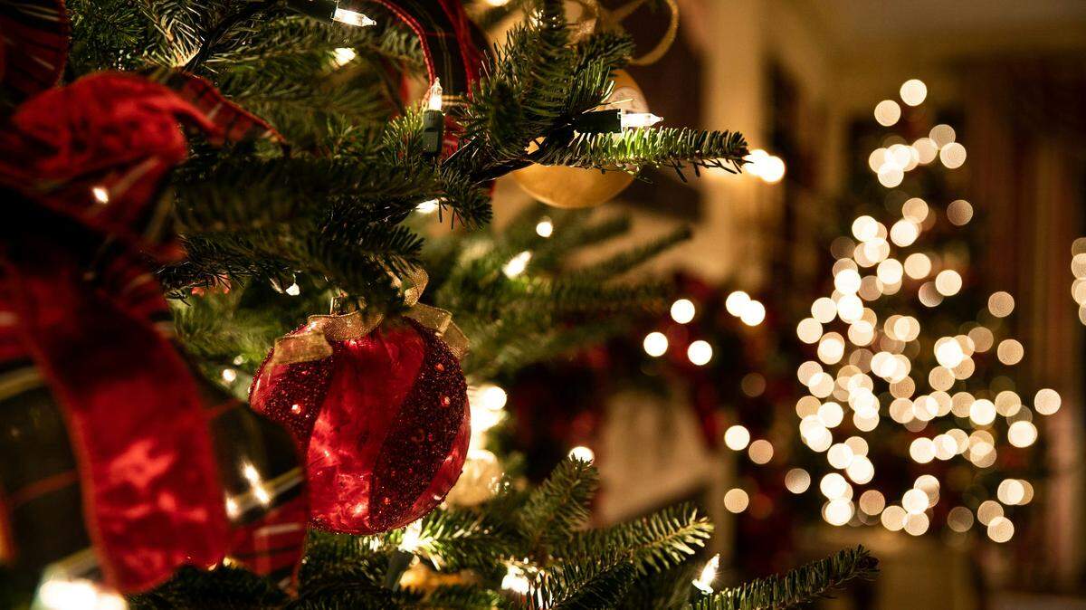 Holiday decorations proliferate across Johnson County events coming up.