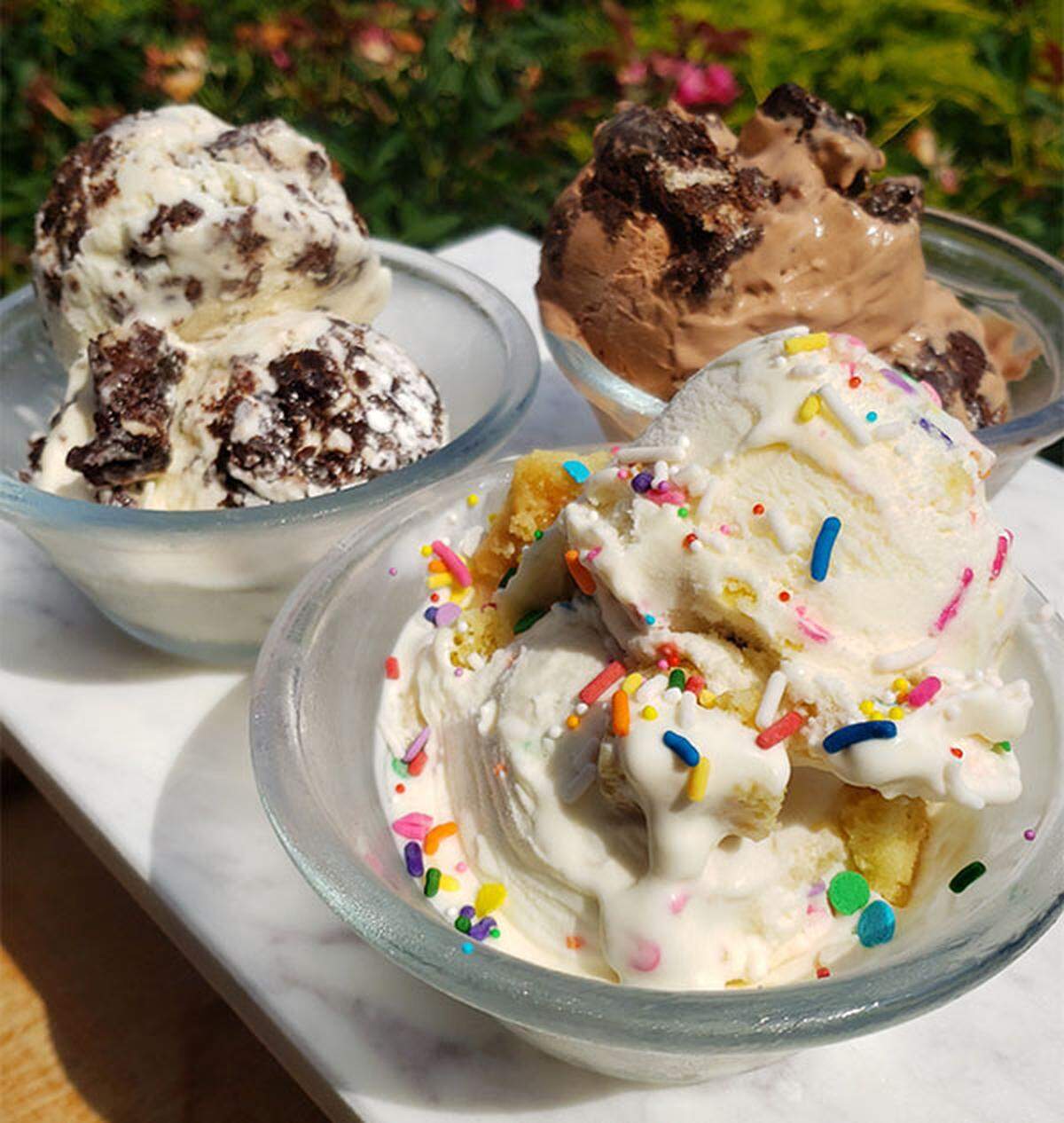 Best Regards has a new line of ice cream and gelato made with organic milk and without artificial ingredients.