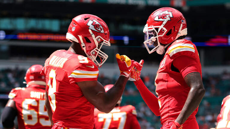 Kansas City Chiefs beat Dolphins in messier road win than final score suggests
