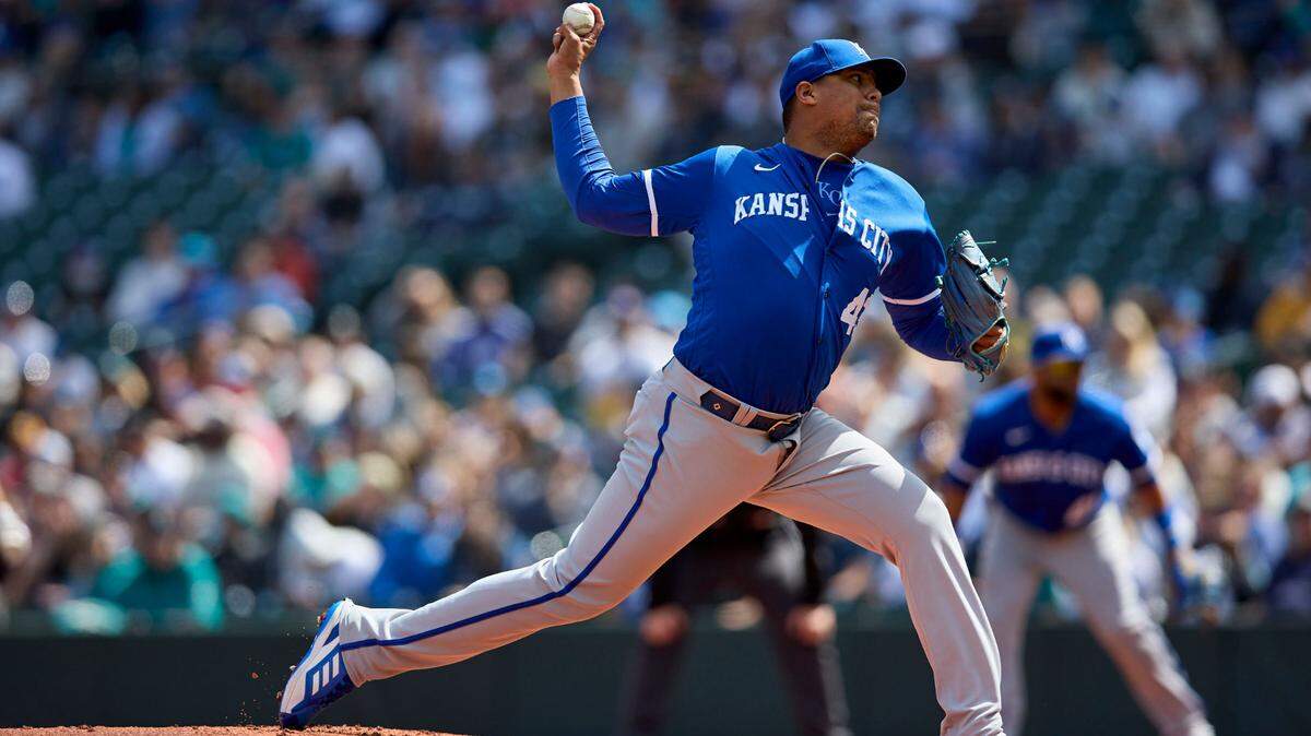 Kansas City Royals starting pitcher Carlos Hernandez works against the Seattle Mariners during the first inning of a baseball game, Sunday, April 24, 2022, in Seattle. (AP Photo/John Froschauer)