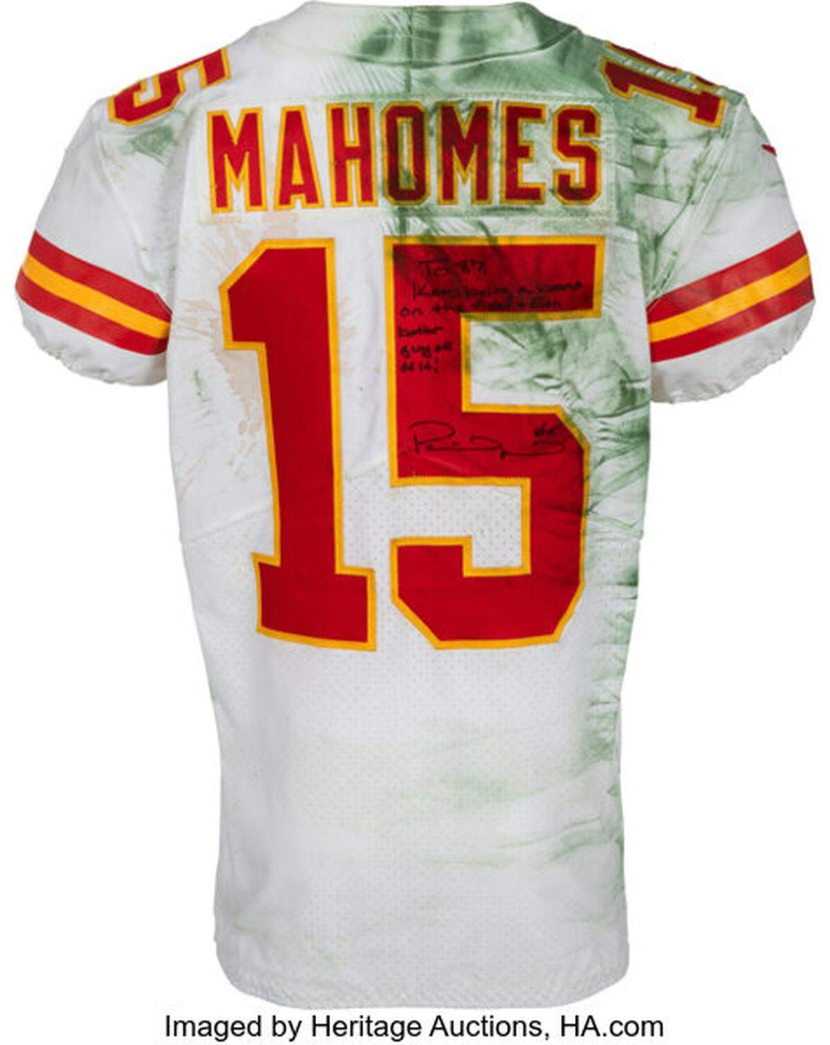 A look at the 2020 Patrick Mahomes jersey that is being auctioned.