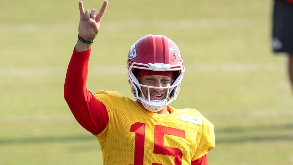 Rival defensive coach makes unflattering remarks about Patrick Mahomes’ body