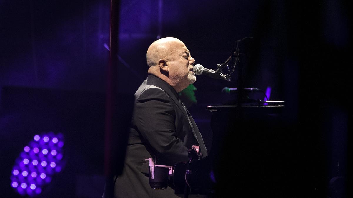 Billy Joel showed off skills on the keyboard to a capacity audience of about 40,000 at Kauffman Stadium on Friday.
