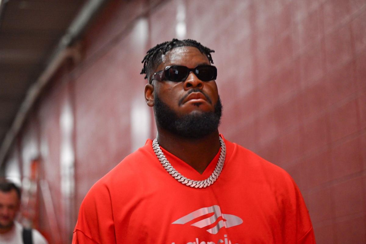 Kansas City Chiefs guard Trey Smith arrives for the Chief’s game with the Baltimore Ravens Thursday, Sept. 5, 2024, at GEHA Field at Arrowhead Stadium.