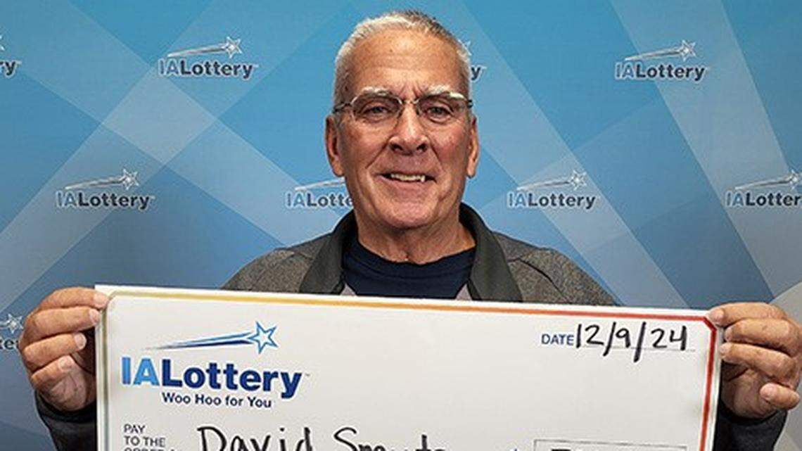 An Iowa man scratched off a winning prize on the way to his friend’s birthday party.