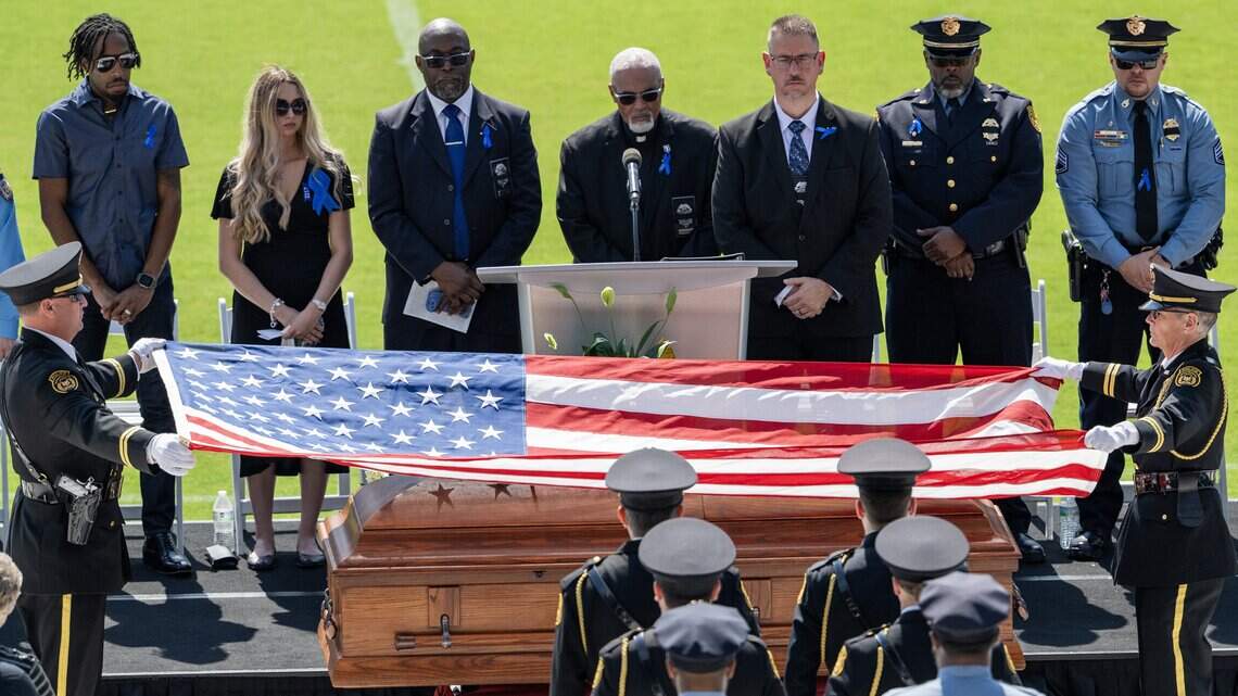 Officer Hunter Simoncic mourned in KCK funeral service | Kansas City Star