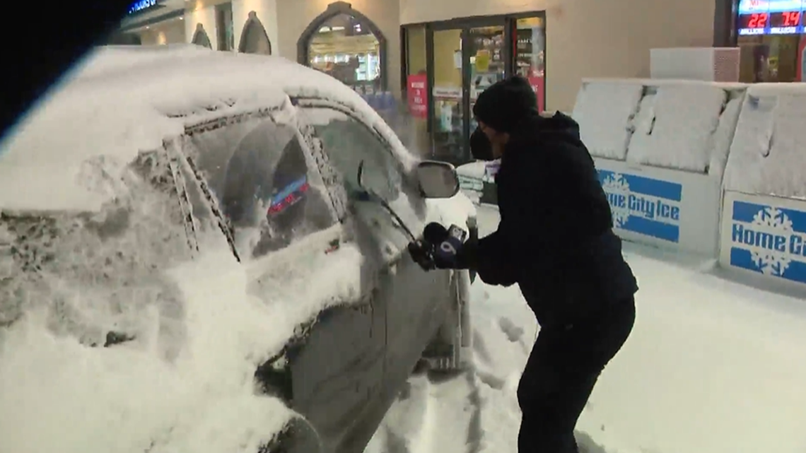 WGN reporter Erik Runge in Chicago cleared snow from a driver’s SUV after ranting about snow-covered cars on the road.