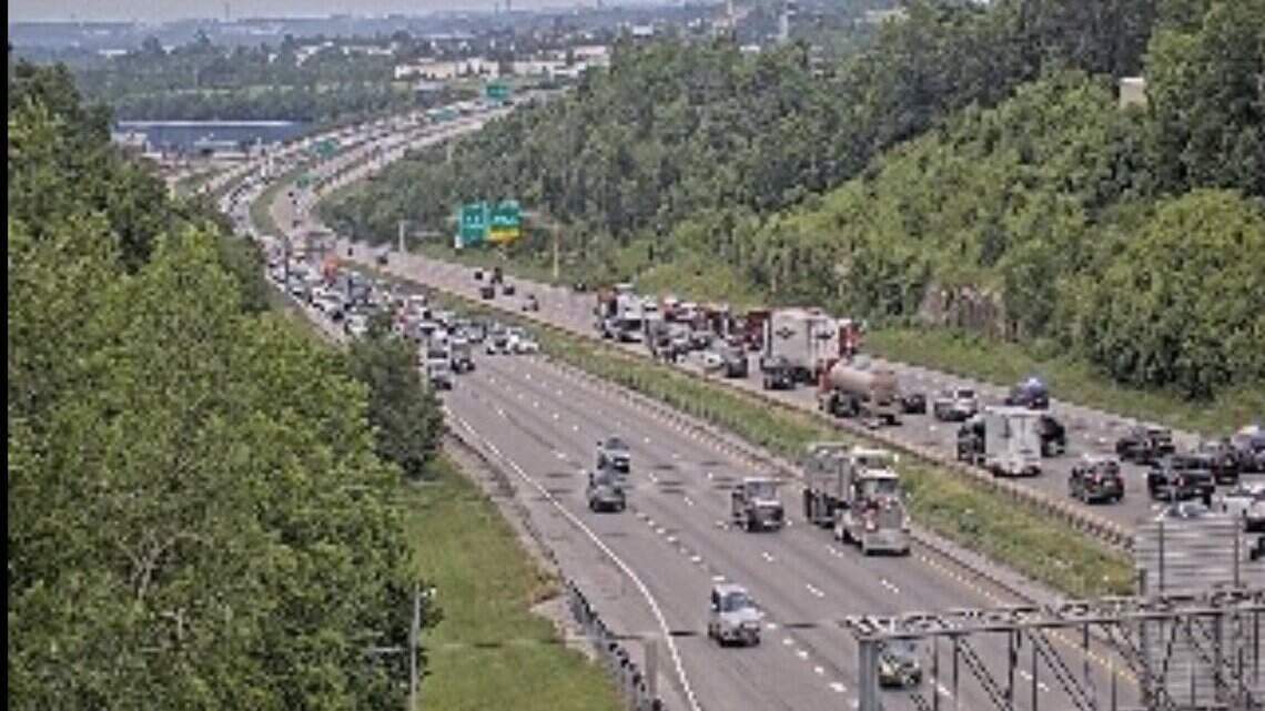 Saturday crash on I-435 in south Kansas City kills 1, injures 3 including minors
