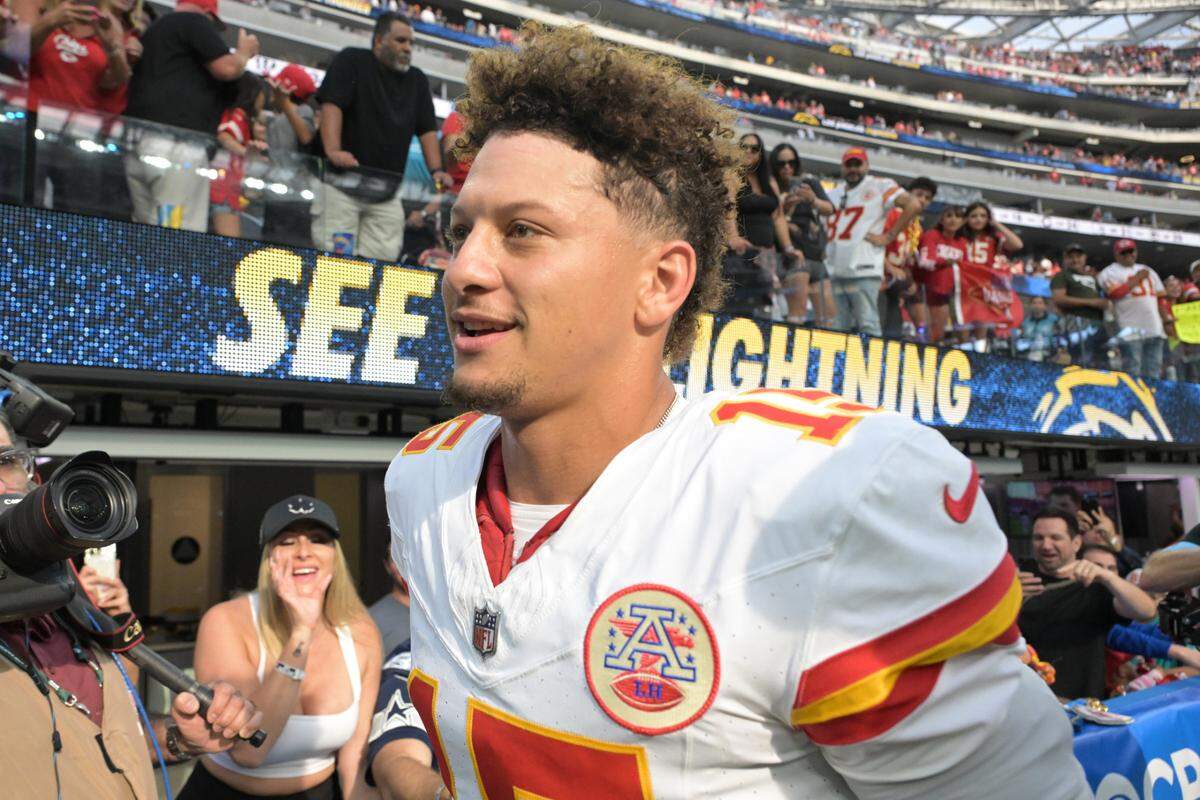 Kansas City Chiefs quarterback Patrick Mahomes (15) leaves the field following the game against the Los Angeles Chargers at SoFi Stadium.