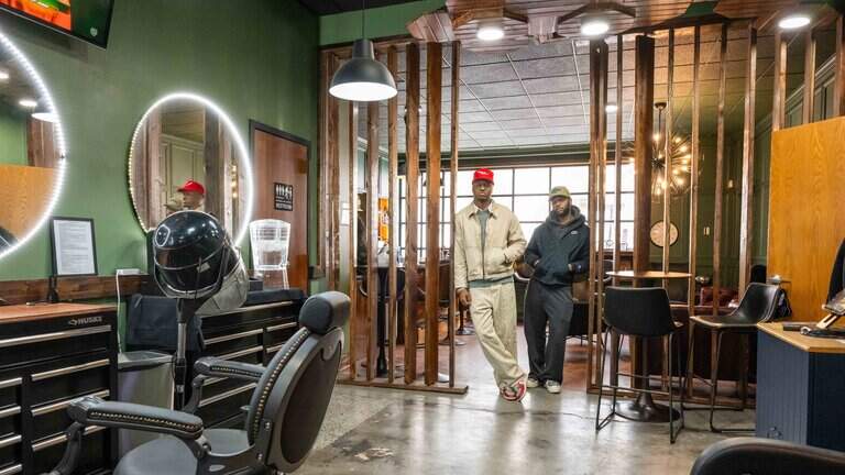 Inside unique KC barbershop, your haircut gets you a free cocktail: ‘Stay and mingle’