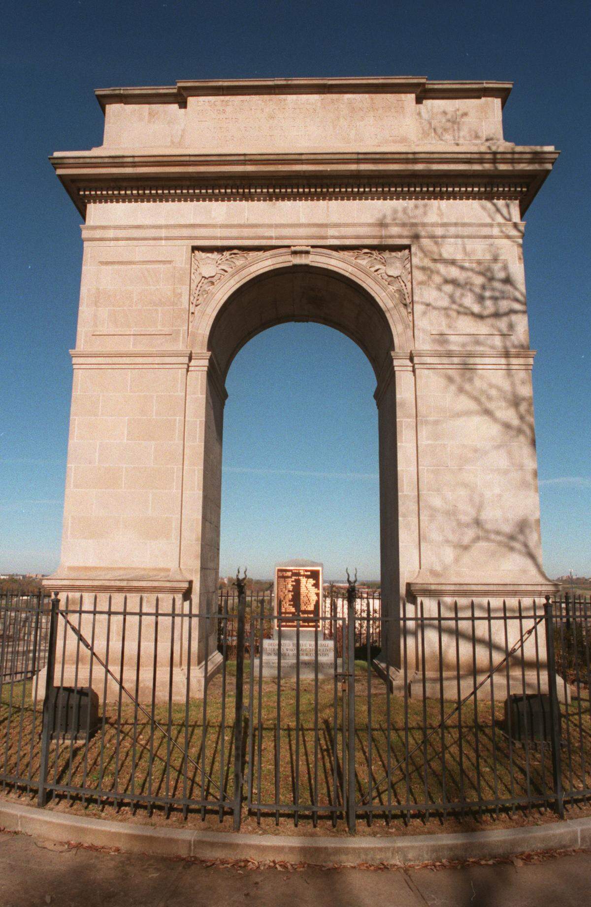 Rosedale Memorial Arch