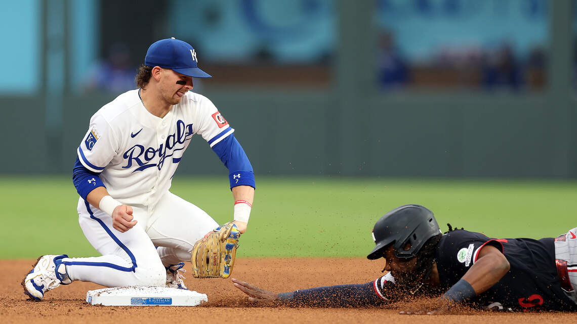 Michael Massey’s late home run propels Royals to series victory over Twins