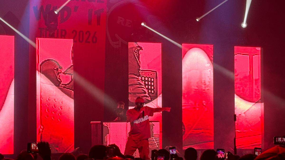 Tech N9ne and E-40 closed the Strange Wid’ It tour at Midland Theatre in Kansas City, delivering high energy, nostalgia and a packed hometown crowd.