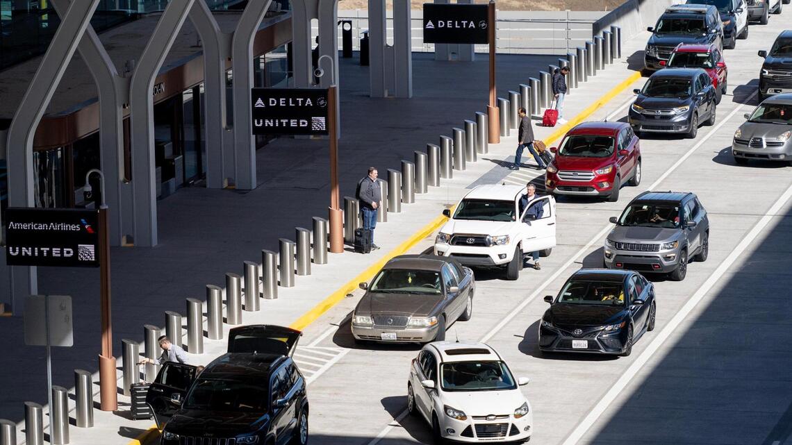 You can’t park at the curb anymore at KCI Airport? Tell that to all those stopped cars | Opinion