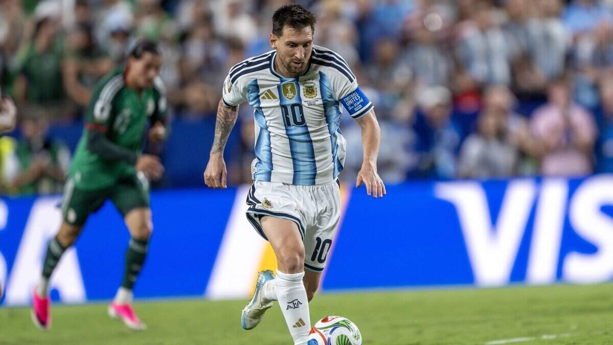 Argentina forward Lionel Messi (10) takes possession of the ball in the second half of a FIFA World Cup group-stage soccer match against Algeria at Kansas City (Arrowhead) Stadium on Tuesday, June 16, 2026, in Kansas City.