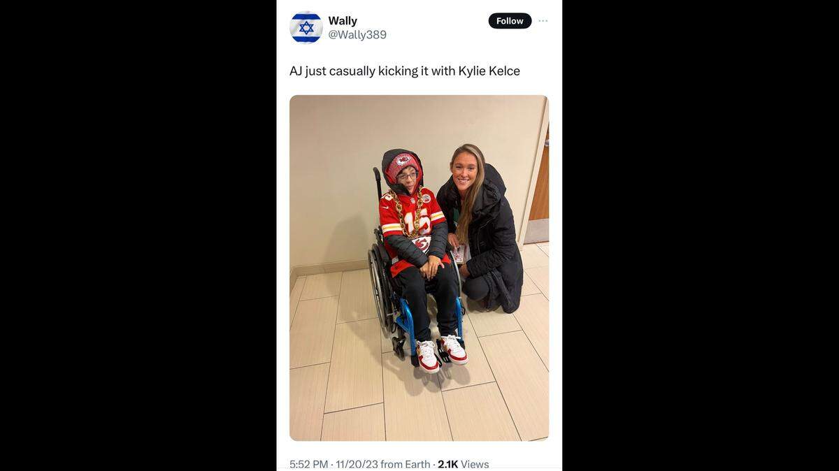 Kylie Kelce, wife of Philadelphia Eagles center Jason Kelce and sister-in-law of Travis Kelce, met a young Kansas City fan before the “Monday Night Football” game at GEHA Field at Arrowhead Stadium.