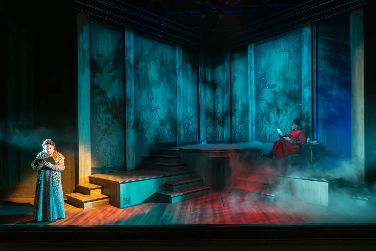 Dri Hernaez as Mina and Nathan M. Ramsey, portraying Dracula, in a scene from the Kansas City Repertory Theatre’s production of “Dracula,” running through Nov. 2 at the Copaken Stage.