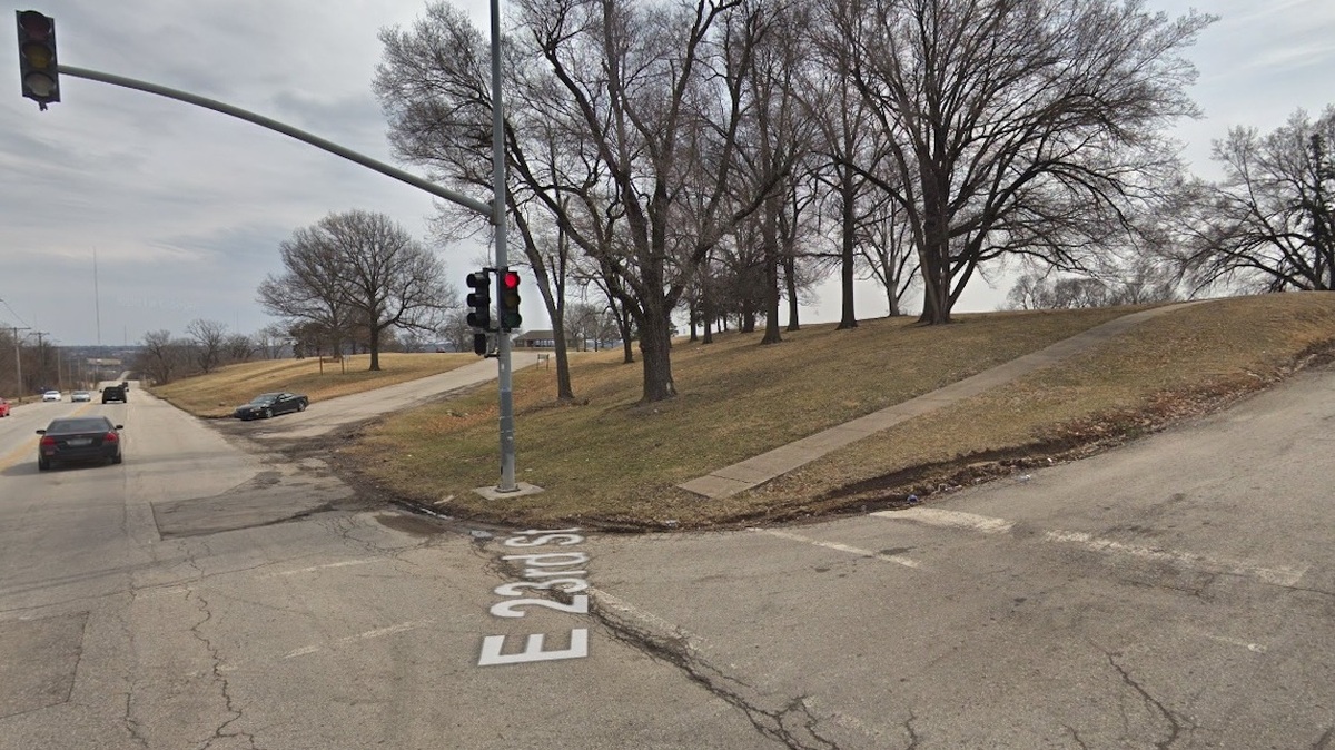 KC police investigating homicide after body found in vehicle | Kansas ...