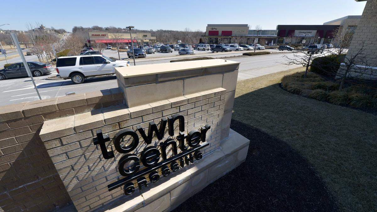 A new clothing store is coming to Leawood’s Town Center Crossing.