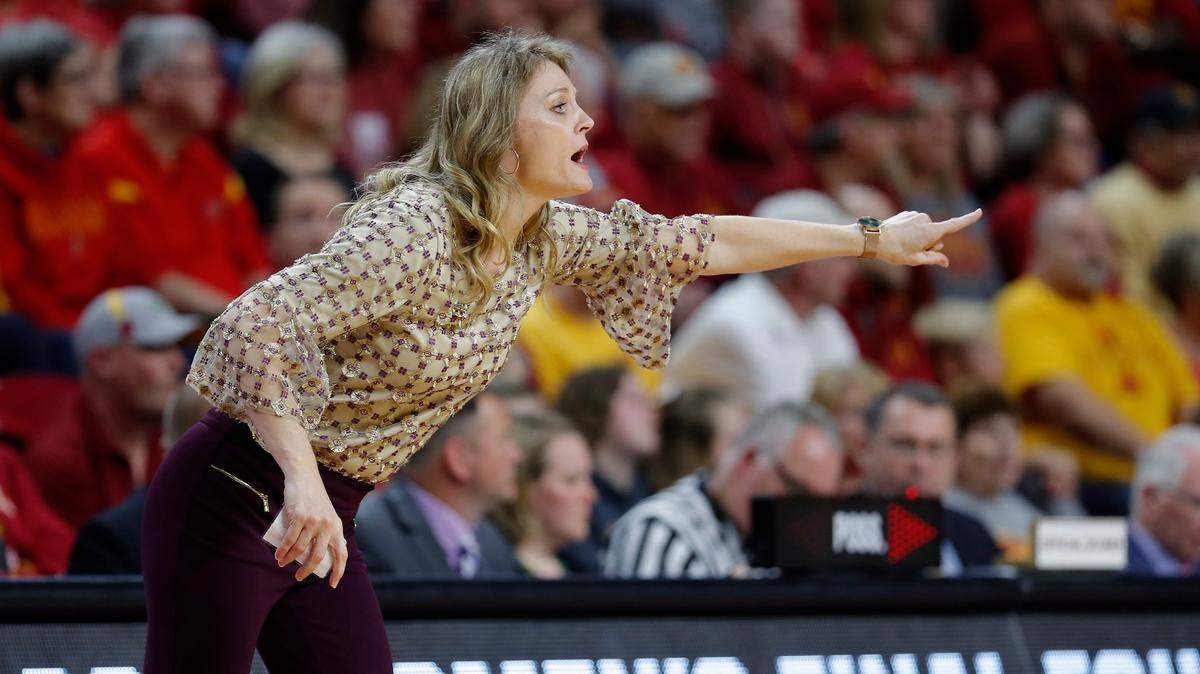 Missouri State coach Kellie Harper directs her team against Iowa State during the first half of a second-round game in the NCAA women’s college basketball tournament Monday, March 25, 2019, in Ames, Iowa.