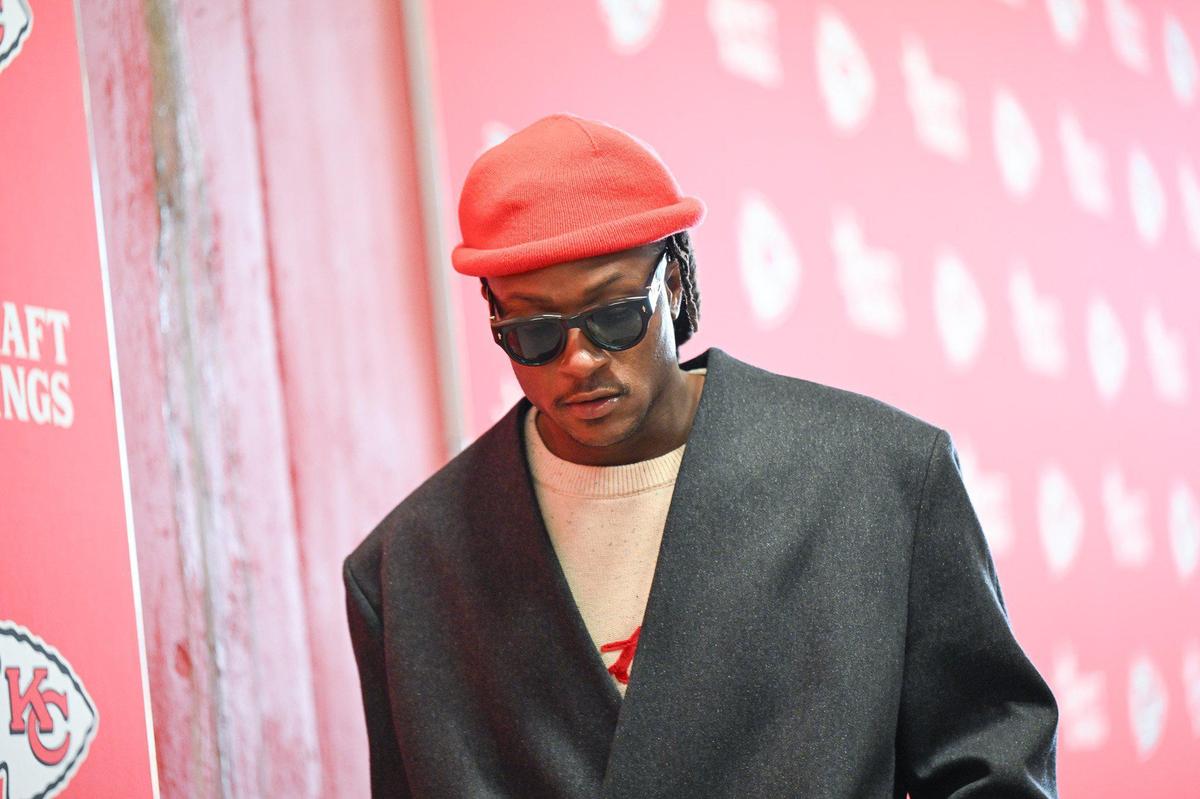 Kansas City Chiefs wide receiver DeAndre Hopkins arrives before the Chiefs’ game with the Las Vegas Raiders on Friday, Nov. 29, 2024, at GEHA Field at Arrowhead Stadium.