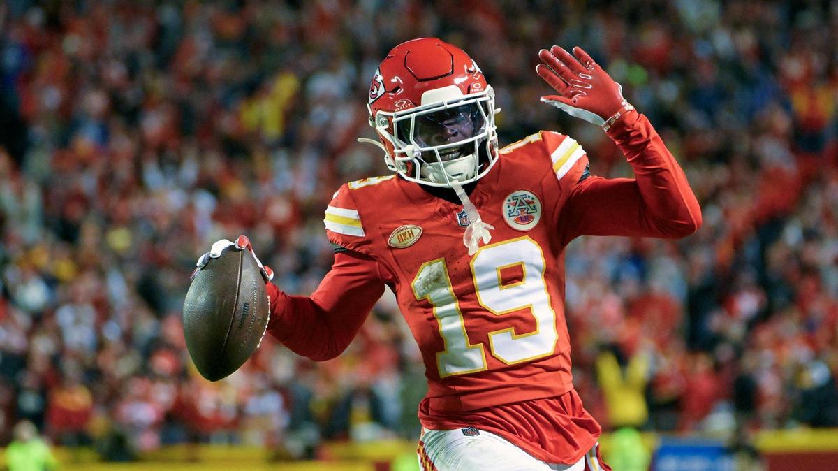 Kansas City Chiefs wide receiver Kadarius Toney (19) goes in for a touchdown that was nullified on a penalty during the second half against the Buffalo Bills game on Sunday, Dec. 10, 2023, at GEHA Field at Arrowhead Stadium. Buffalo defeated Kansas City, 20-17.