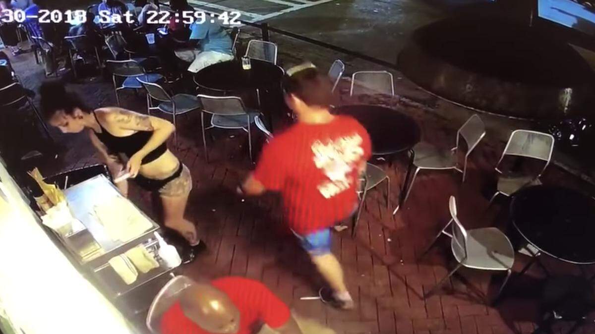Emelia Holden, a 21-year-old waitress at Vinnie Van Go-Go’s in Savannah, Georgia, got revenge on a man who walked behind her and grabbed her rear as she was working. The man has been charged with sexual battery.