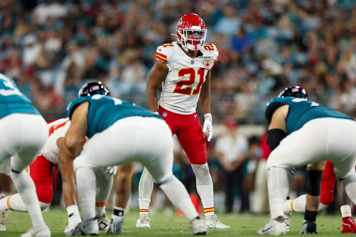 Kansas City Chiefs safety Jaden Hicks (21) lines up against the Jacksonville Jaguars in the second quarter during preseason at EverBank Stadium on Aug. 10, 2024.
