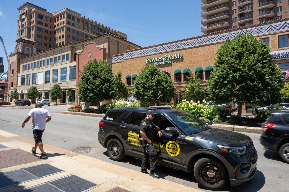 Private security officers, who are armed and have the right to detain suspects, were hired in May to provide security on the Country Club Plaza.