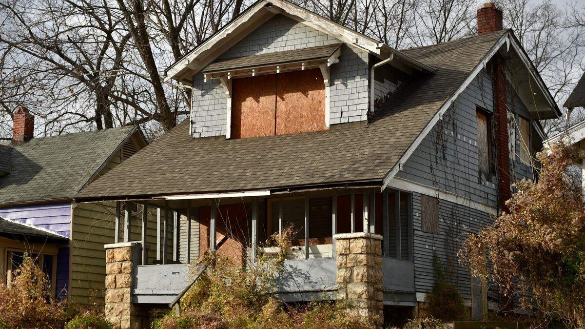 The Land Bank sold this house at 3830 Chestnut Ave. for $1 in 2016 to a Blue Springs couple on the promise they would spend $42,000 renovating it. That didn’t happen..