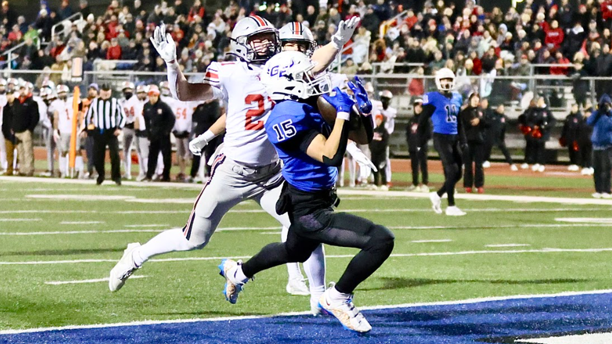 Richard VanLerberg hauls in the go-ahead touchdown as Gardner Edgerton advances to its third straight Kansas Class 6A state title game on Friday, Nov. 22, 2024.