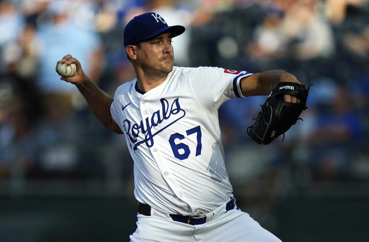 Kansas City Royals starting pitcher Seth Lugo (67) pitches during the first inning against the Atlanta Braves at Kauffman Stadium on July 29, 2025.