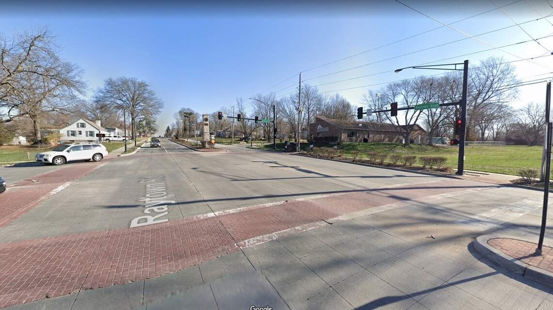 32-year-old man killed in wreck in Raytown Tuesday afternoon