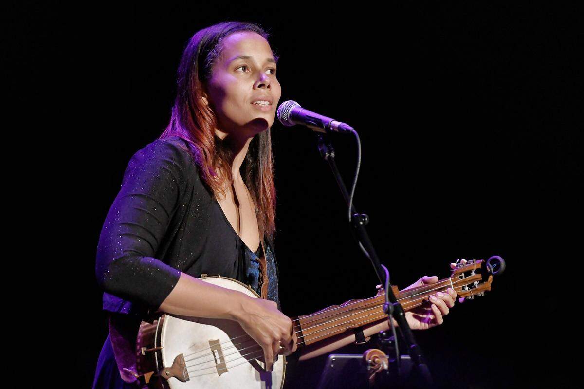 Rhiannon Giddens will join the Nashville Ballet and poet Caroline Randall Williams for “Lucy Negro Redux” on April 8 at the Kauffman Center.