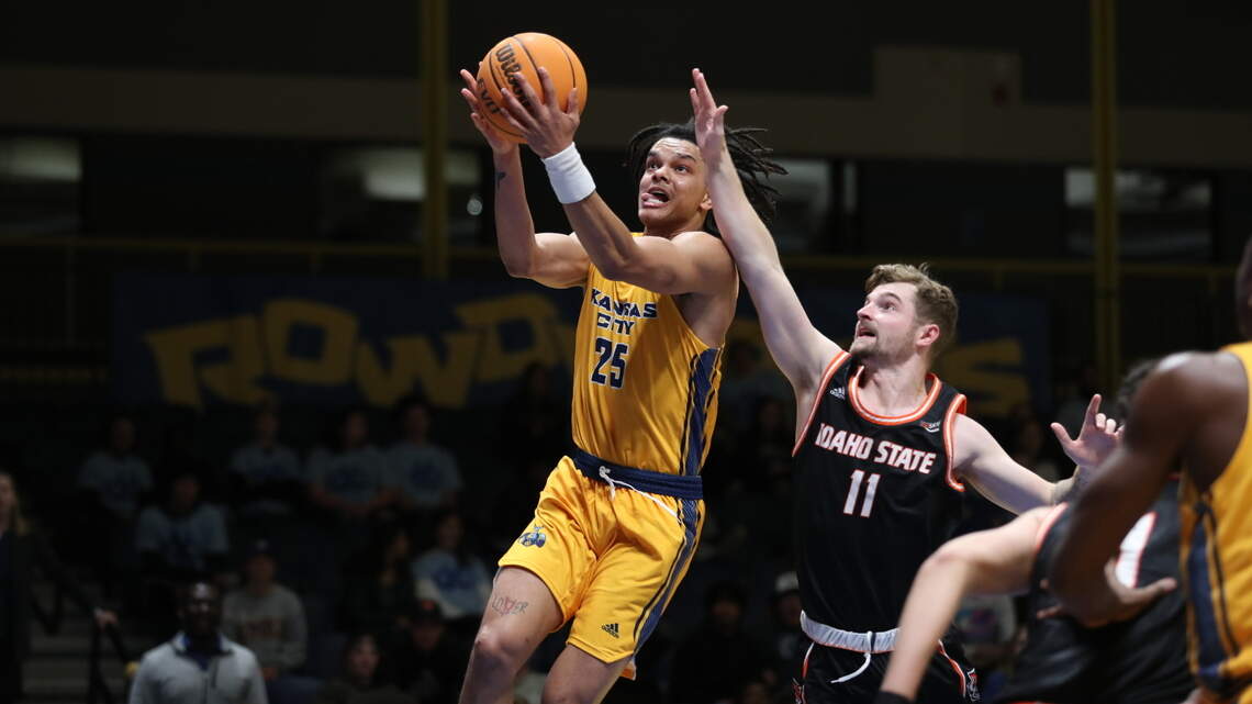 KC Roos drop third straight despite bounce-back game from RayQuawndis Mitchell