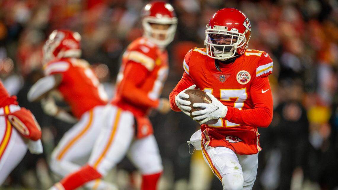 Kansas City Chiefs wide receiver Mecole Hardman receives a pass from Patrick Mahomes during the first half of the AFC Championship Game against the Cincinnati Bengals at GEHA Field at Arrowhead Stadium on Sunday, Jan. 29, 2023.