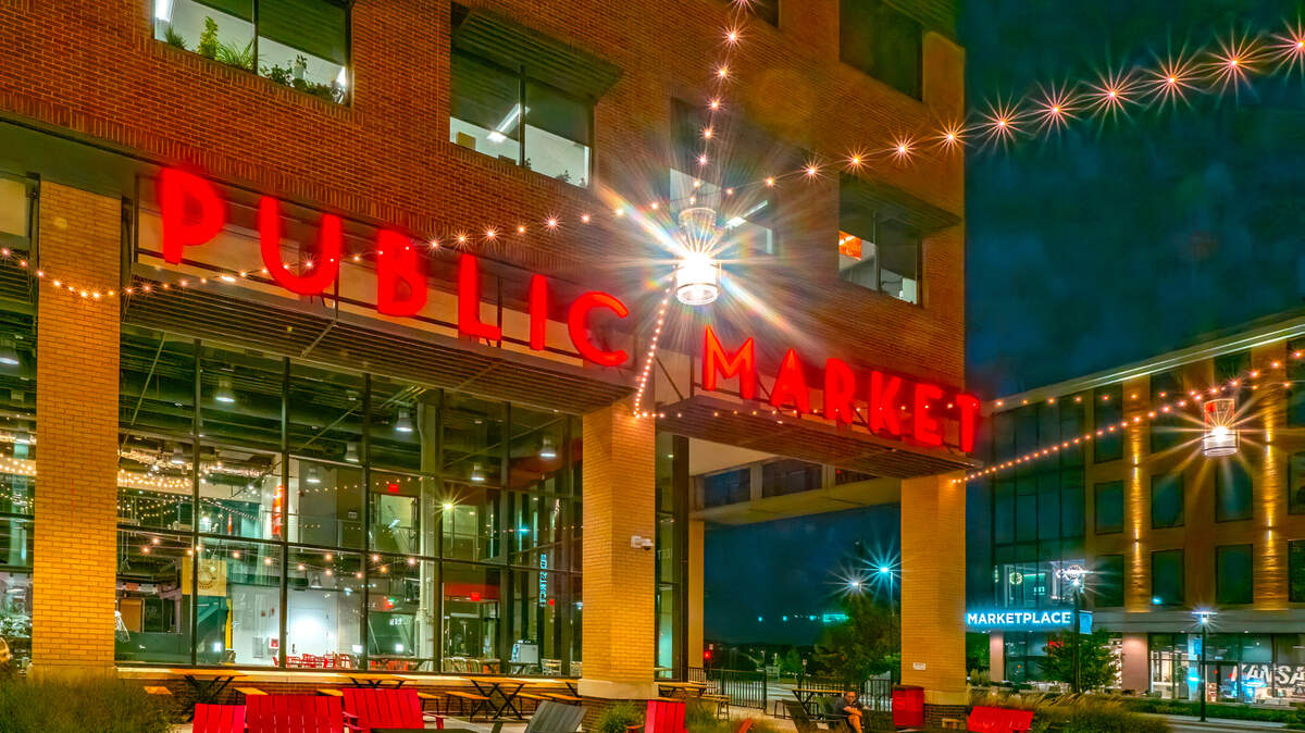 Attached to the ground level of City Hall, Lenexa’s Public Market serves as a food hall for several restaurants and small business start-ups. 