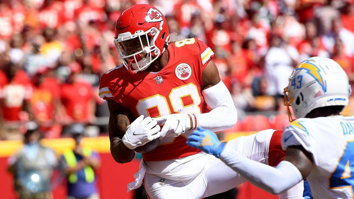 Kansas City Chiefs tight end Jody Fortson makes a touchdown catch in the third quarter of the Kansas City Chiefs game against the Los Angeles Chargers at GEHA Field at Arrowhead Stadium Sunday, Sept. 26, 2021. The Chargers defeated the Chiefs 30-24.