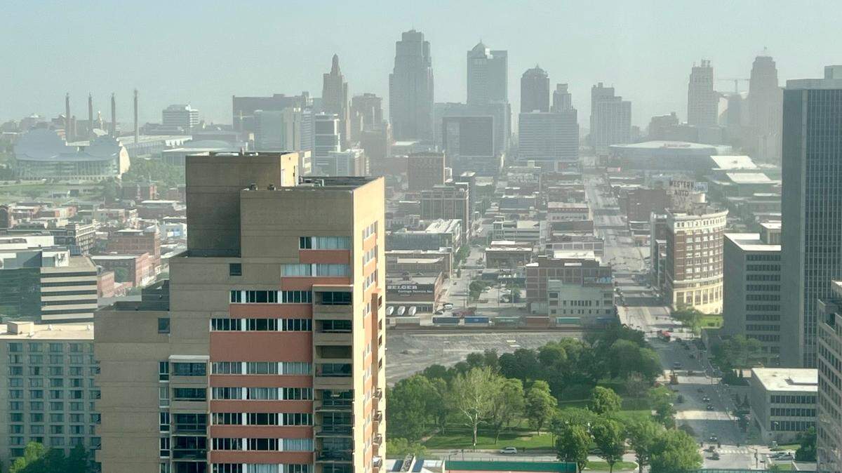 Dust from western Kansas blew into the Kansas City area Thursday morning, making the metro’s skies hazy. “We’ve seen the worst of it,” said Doug Norsby, senior environmental planner with the Mid-America Regional Council. The metro’s skies should clear over the next hour or two, leading to a pleasant day, with lower humidity and cooler tempeatures.