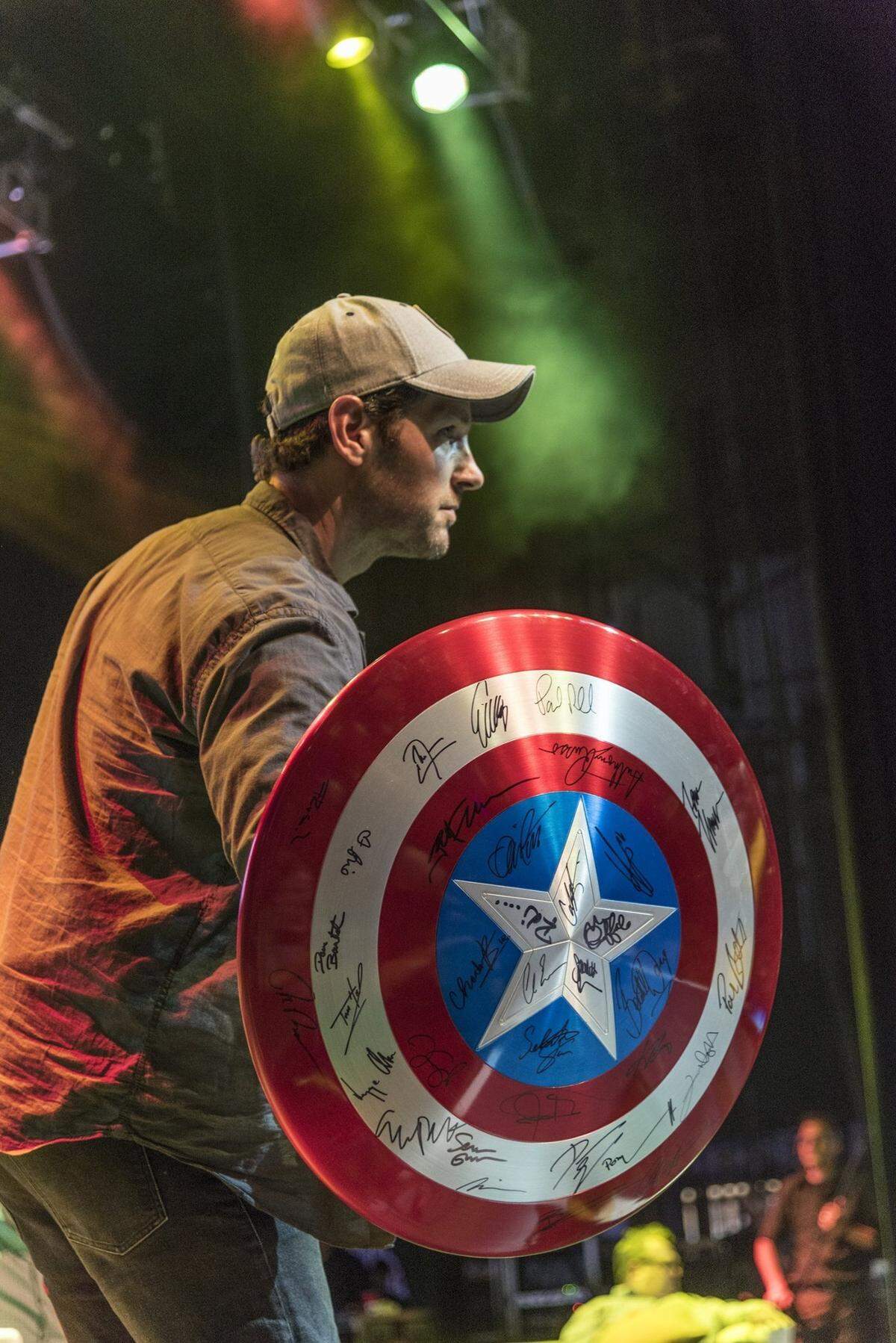 Paul Rudd brought a rare item for the Big Slick auction in 2018, a Captain America shield signed by the entire cast from “Avengers: Infinity War”.