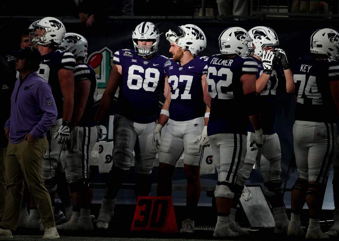 Kansas State tight end Andrew Sonner (37) waits for the team to take the field against Rutgers during first half of the Rate Bowl at Chase Field on Dec. 26, 2024, Phoenix.