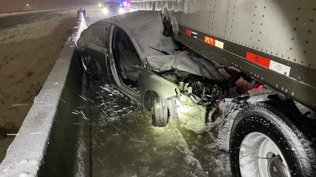 Video shows I-435 crash in Johnson County with car, semi | Kansas City Star